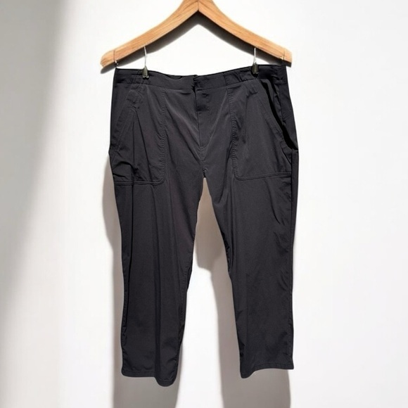 🌻EUC Eddie Bauer Black Lightweight High-Rise Wicking Cargo Pants Womens Size 16 - Picture 1 of 6